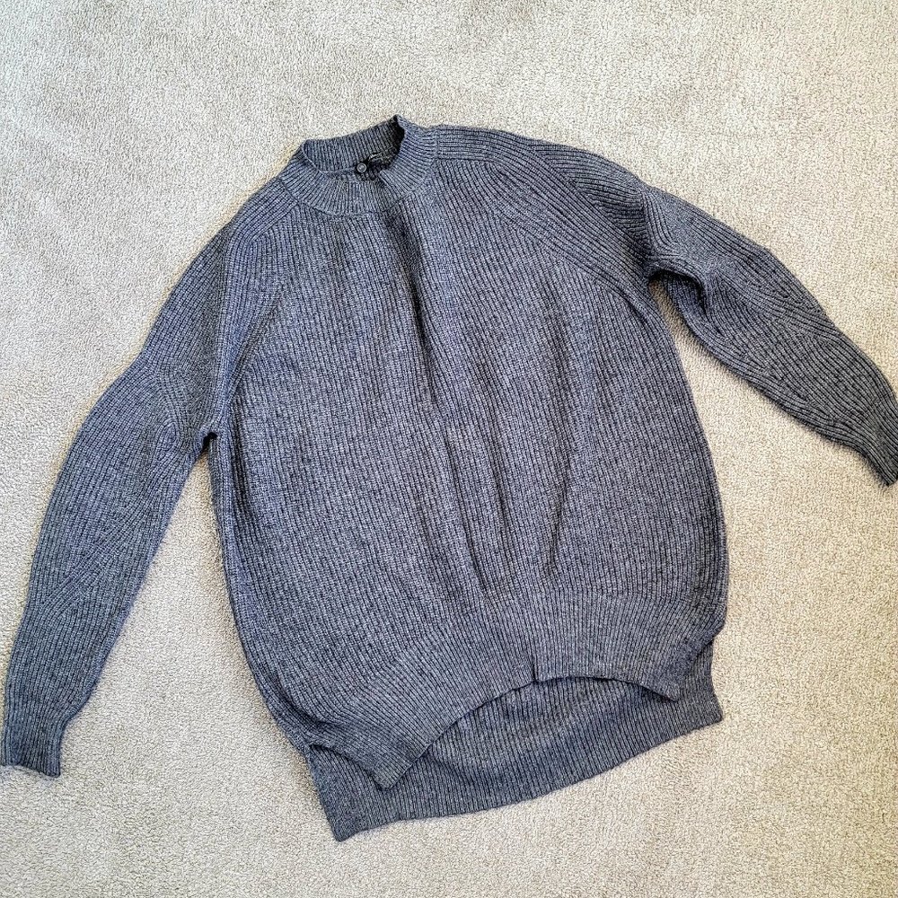 Sweater - Picture 5 of 6
